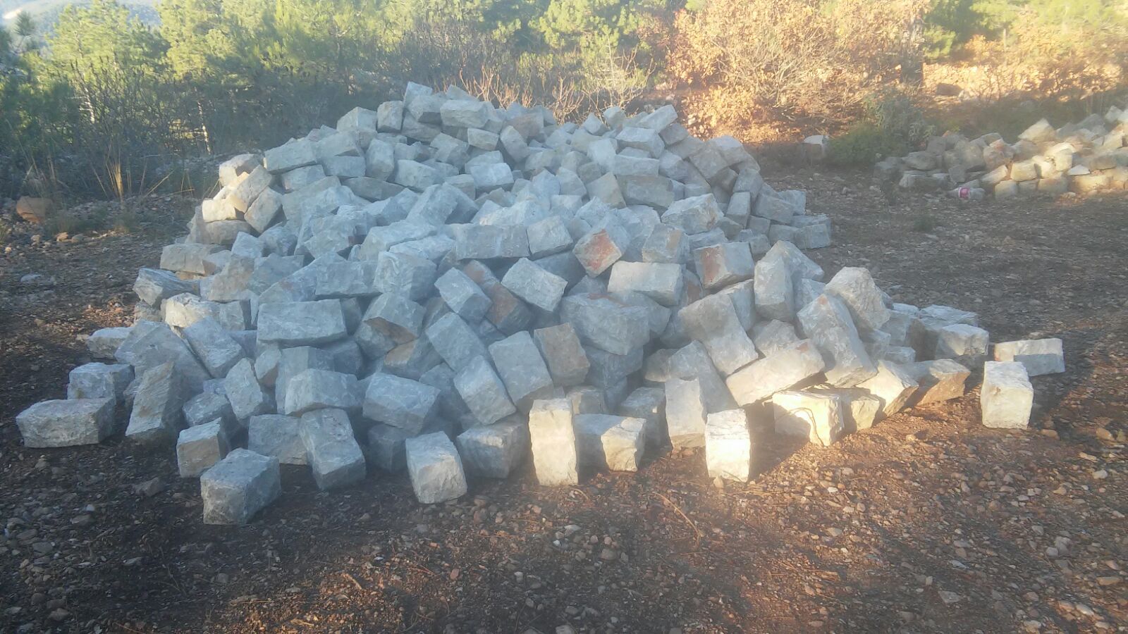 Madenimizde Sileks Taşı ve Filint Taşı satımı yapılmaktadır
